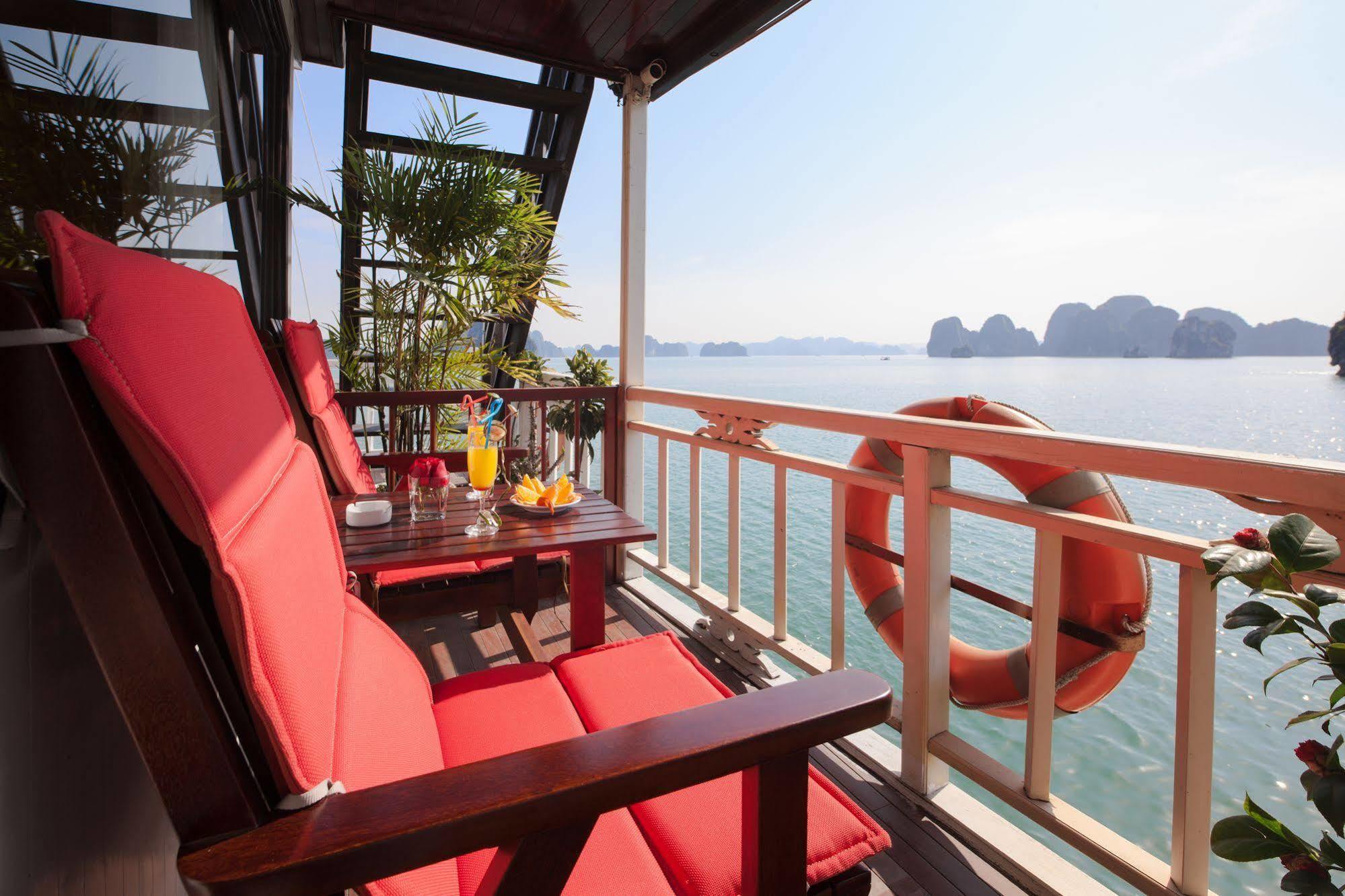 Garden Bay Luxury Cruise Hotel Ha Long Eksteriør billede