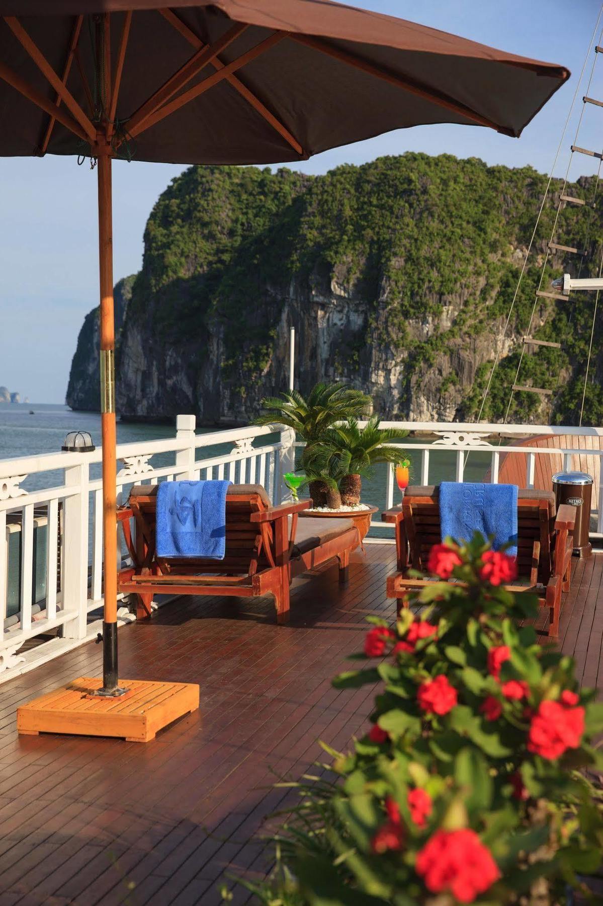 Garden Bay Luxury Cruise Hotel Ha Long Eksteriør billede