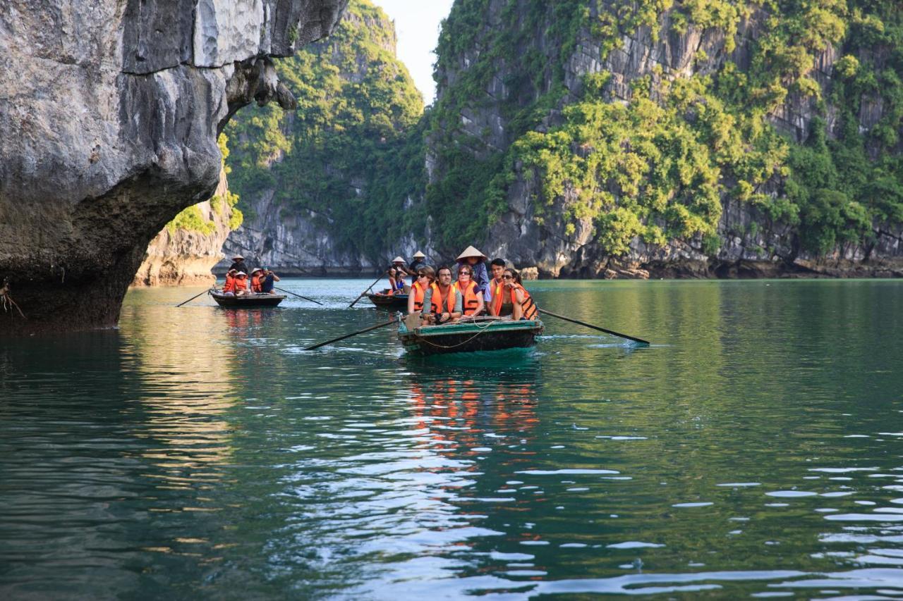 Garden Bay Luxury Cruise Hotel Ha Long Eksteriør billede