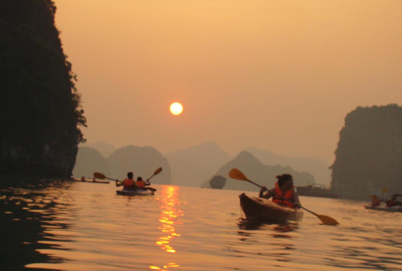 Garden Bay Luxury Cruise Hotel Ha Long Eksteriør billede